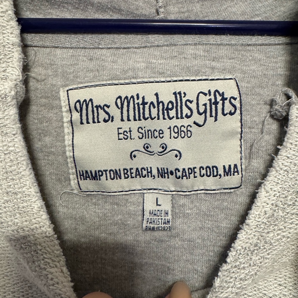 Cozy Light Gray Hooded Women's Sweater with Front Pocket - Picture 7 of 8